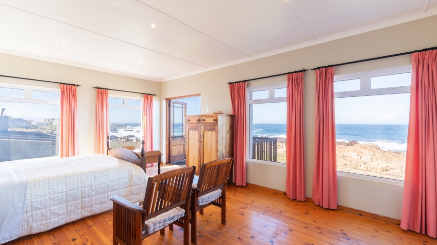 5 Bedroom Property for Sale in Sunny Seas Estate Western Cape